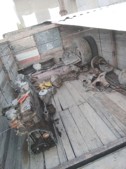 Уваз запчасти сотилади