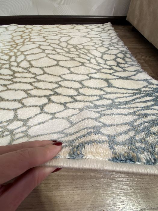 Продам ковер 100х150