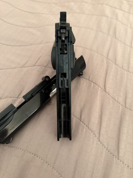 Airsoft пистолет