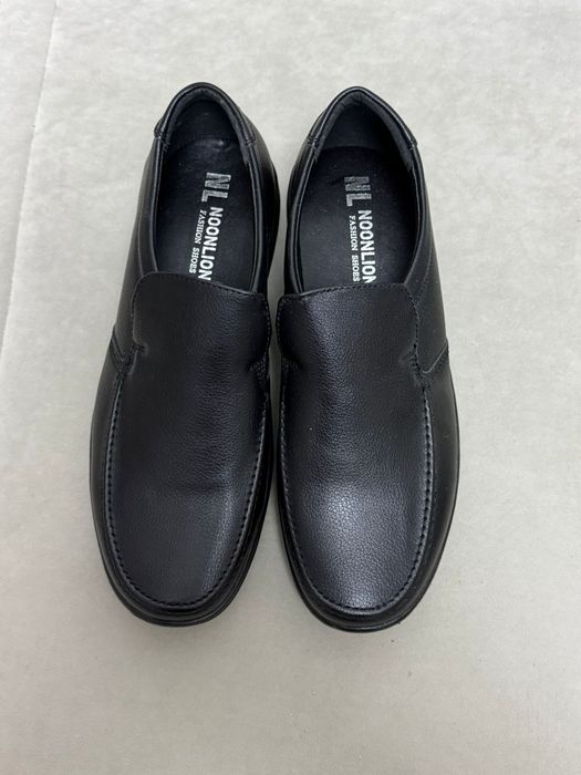 Продаю новые туфли макасины