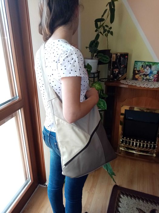 Продавам НОВА дамска чанта от естествена кожа