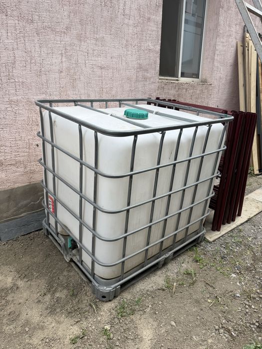 Продам бочку кубовую