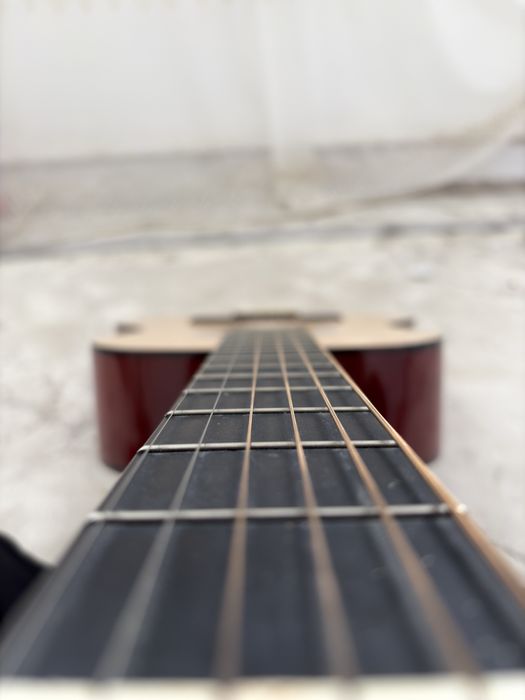 Акустическая гитара