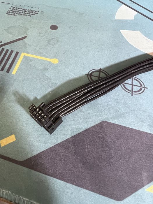 Питание GPU для видеокарты 12VHPW на 3