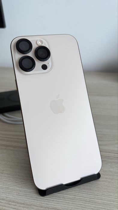 Iphone 16 pro max gold