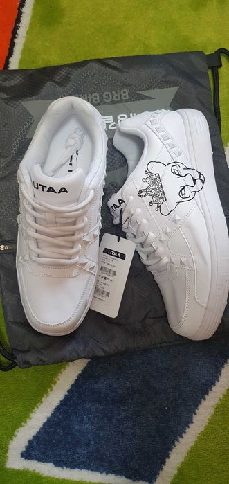 Оригинальные кроссовки