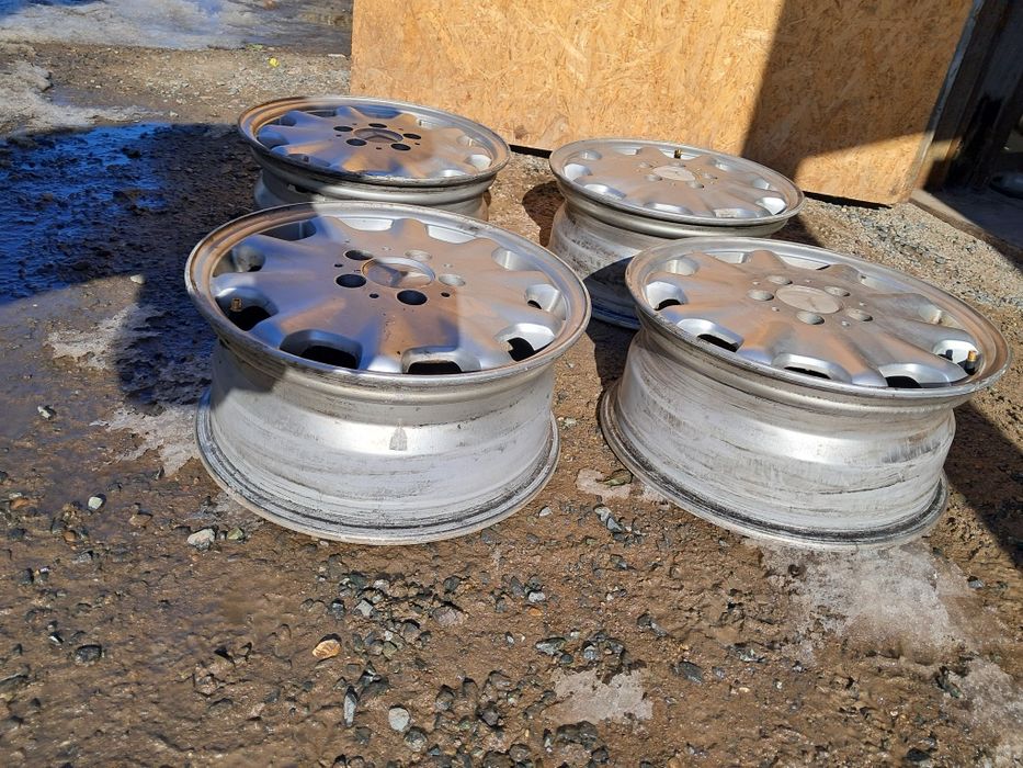 Продам диски на Мерседес.