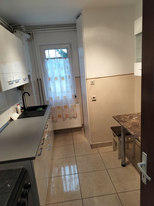 De închiriat apartament doua camere