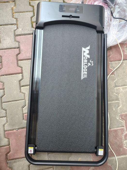 Banda de alergat și mers  walking pad  ecran LED telecomanda neutilizata