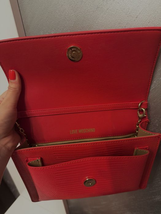 Нова чанта Love Moschino