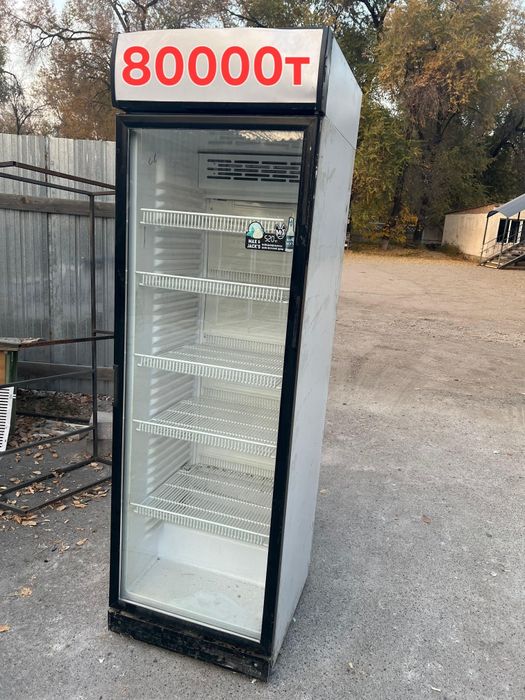 Продам витринные холодильники