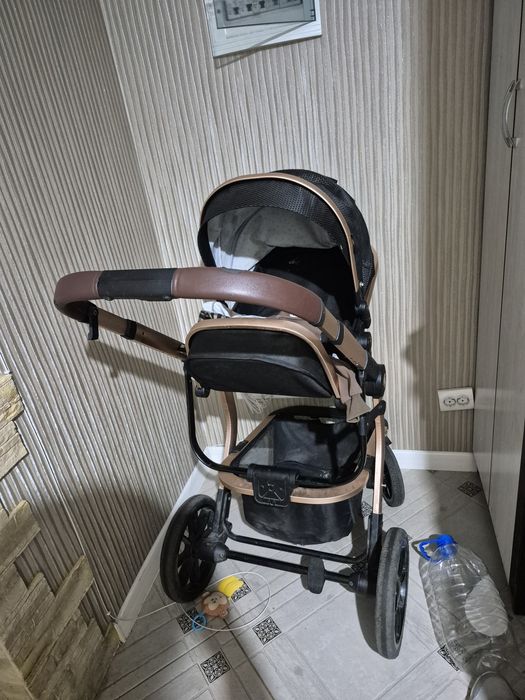 Продам коляску и стульчик дёшево