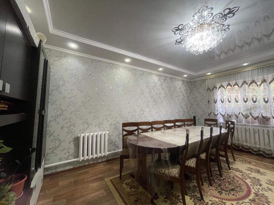 Продам стол и стулья