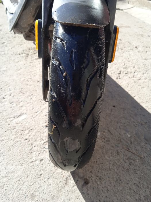 Vând trotineta viteza maxima 25km/h autonomie 25km/h  se incarca in 5