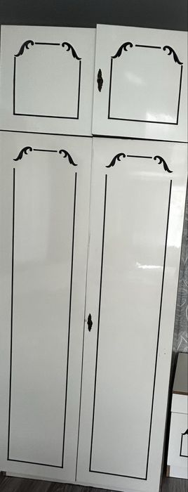 Продам шкаф плательный