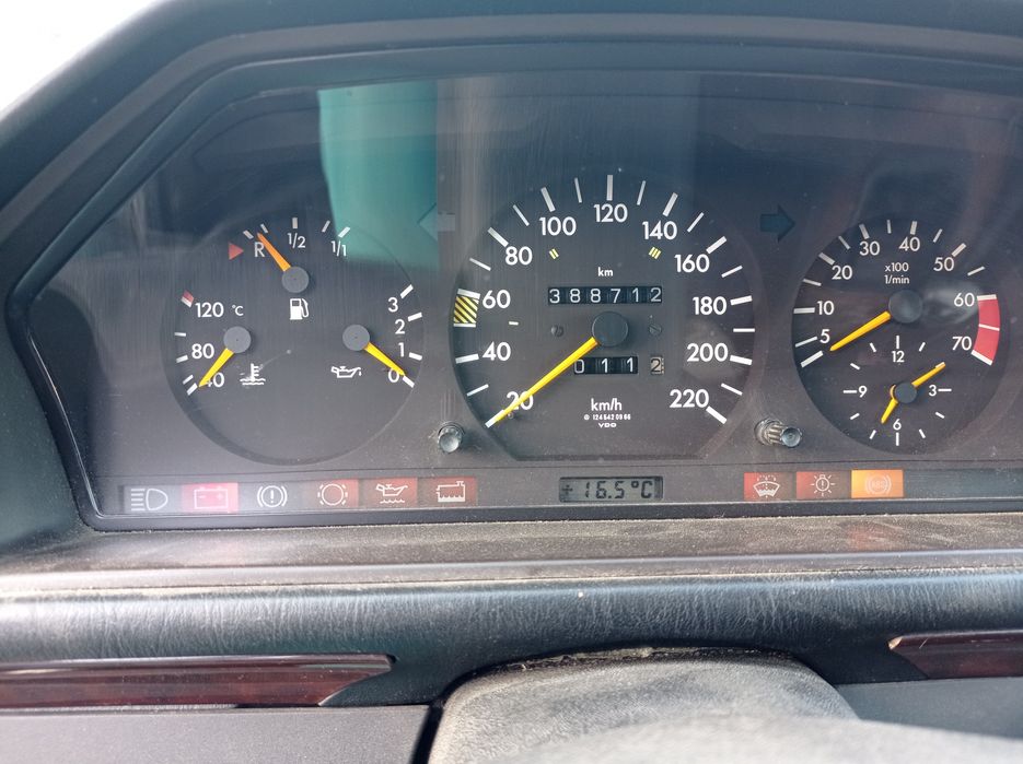 Mercedes Мерцедес  w124 200e 122к.с на части.