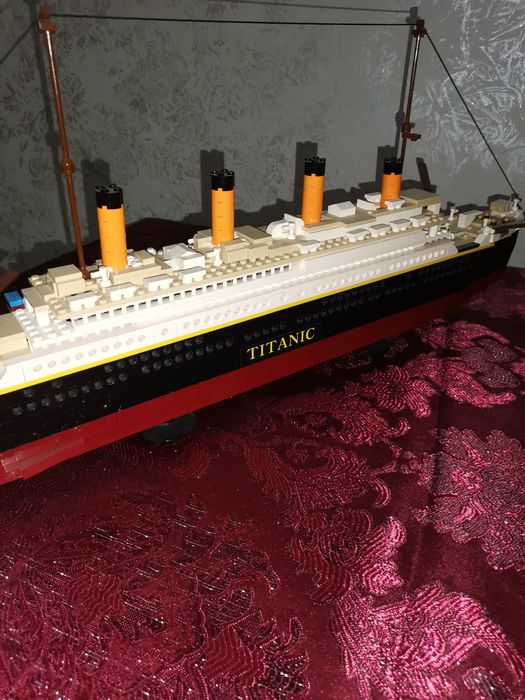 Lego  Titanic 10294 9090 piese