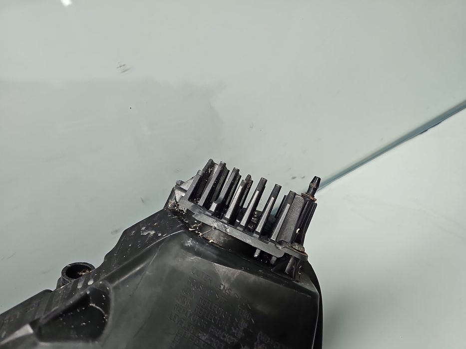 Far dreapta TESLA Model 3 [Fabr 2020-2025] 1077380-00-C