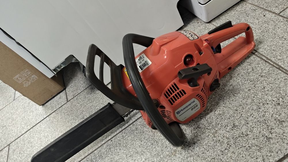 Бензинова резачка Husqvarna 236