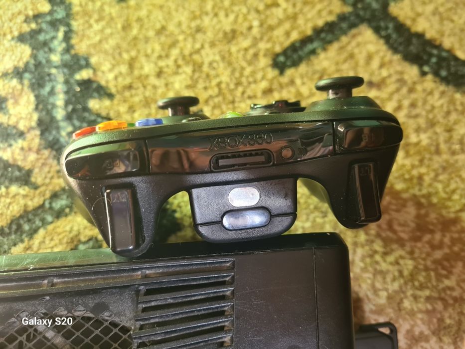 Продам xbox 360 slim freboot aurora