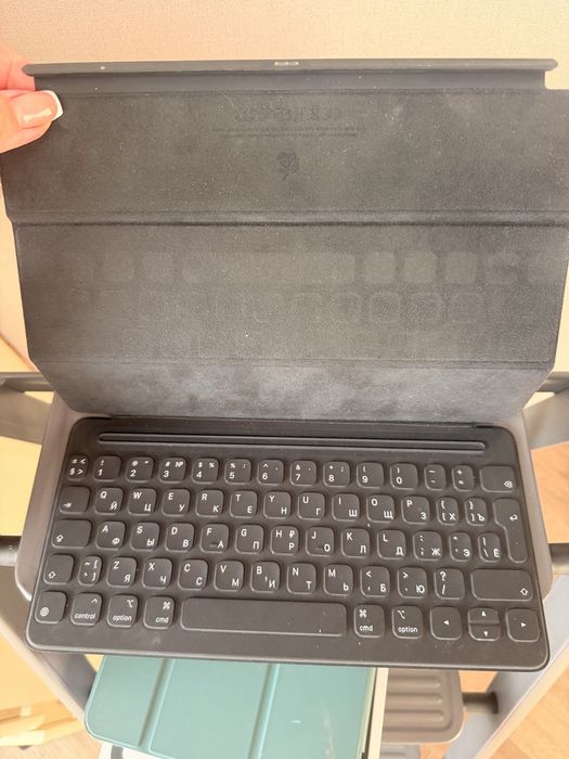 оригинальная Apple Smart Keyboard для iPad, модель A1829 / MX3L2.