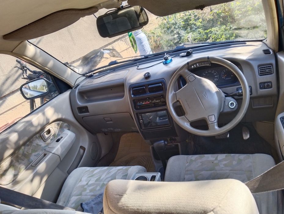 Daihatsu pyzar легковой