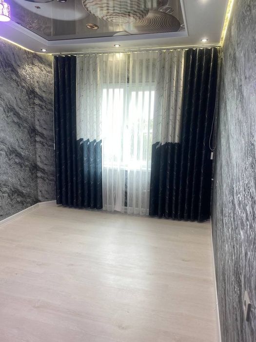 Jalyuzi pardalar Qimmat va sifatli.