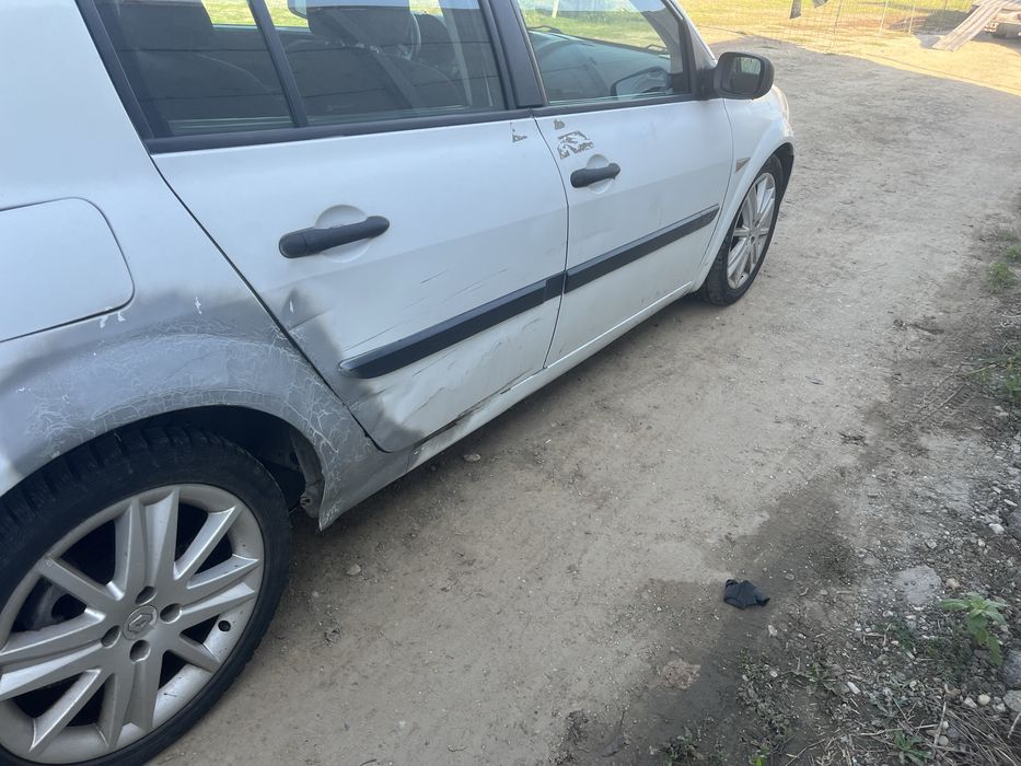 Dezmembrez Renault Megane 2 hatchbach 1.5 diesel euro 3