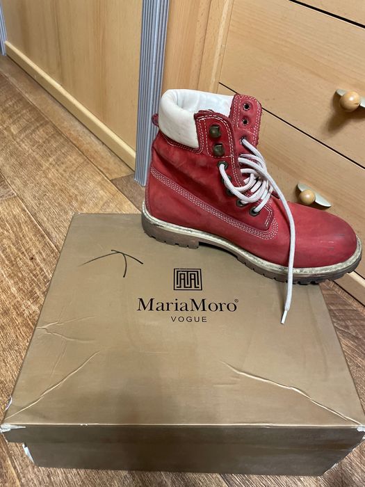 Продам ботинки женские.