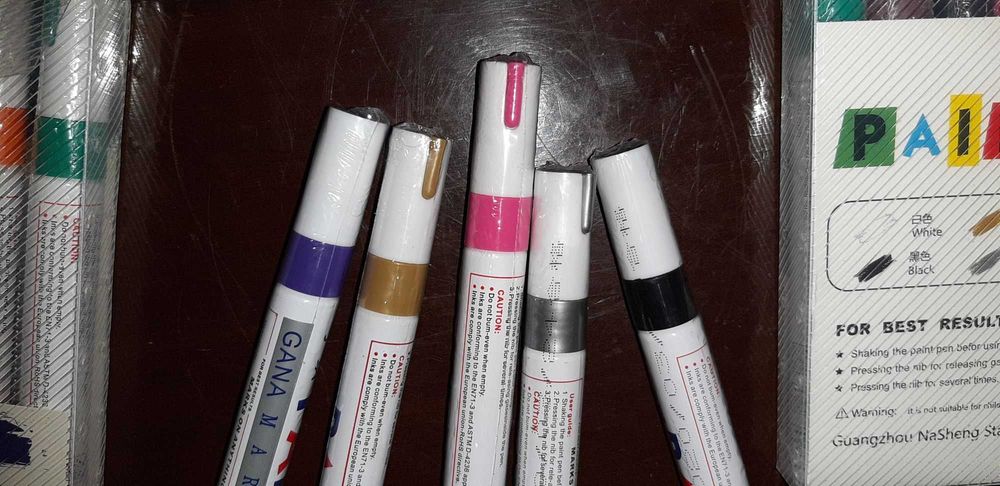 Paint marker 12 waterproof