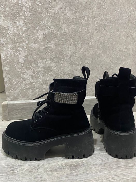 Продам одежды, зимняя обувь  б/у