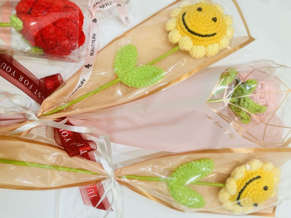 Последни! Плетени цветя рози и слънчогледи за 8 март и други празници