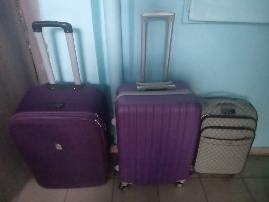 Чемоданы . Распродажа . Не новые