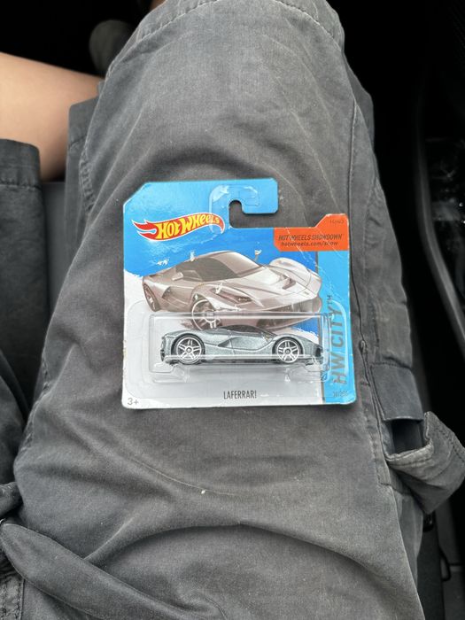 HotWheels Ferrari LaFerrari din 2014 NOU