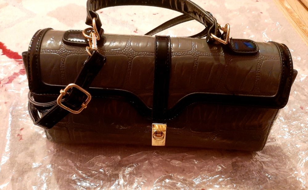 Продаю женский сумка багет