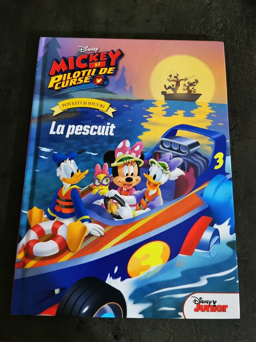 Vand carti in stare impecabila