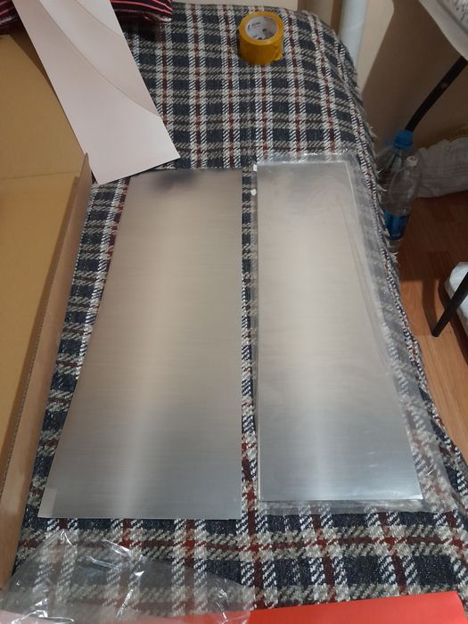 Обрезки пластика от рекламы