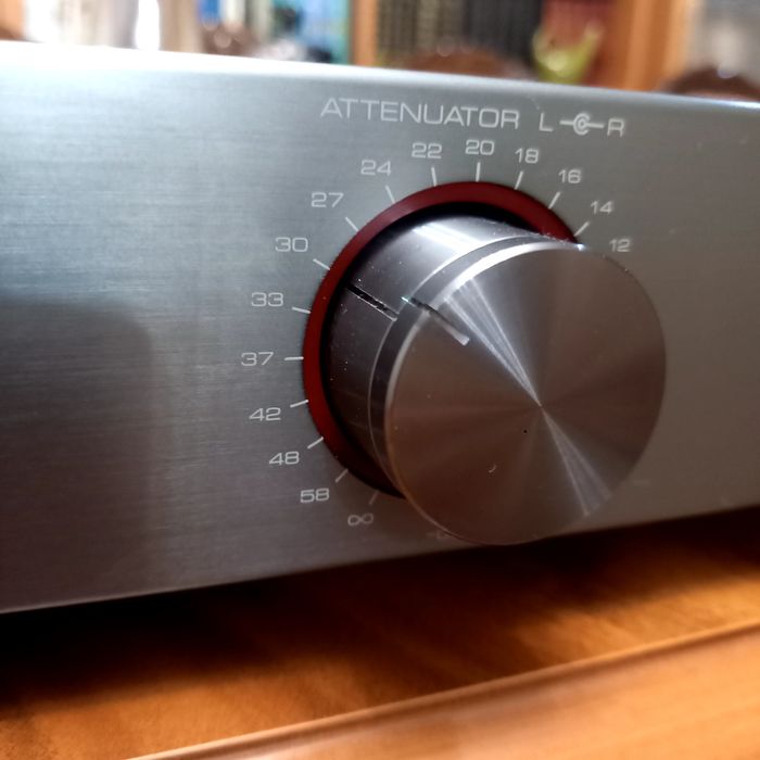 Rotel rhc-10 предварительный усилитель
