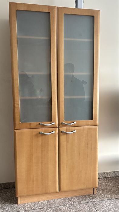 Шкаф с ветрина