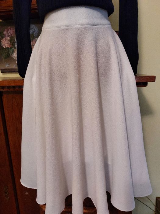 Fusta noua clos, fina si eleganta - din crep de  vascoza