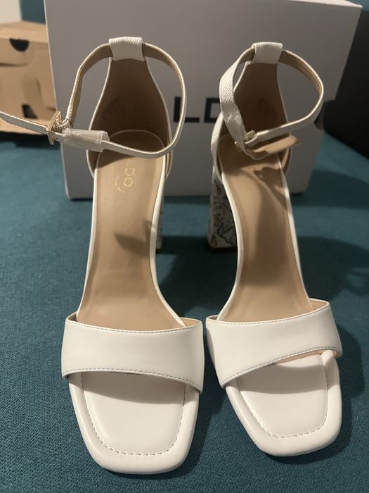 Sandale ALDO, albe cu fluturasi, piele ecologica, noi (in cutie), 40