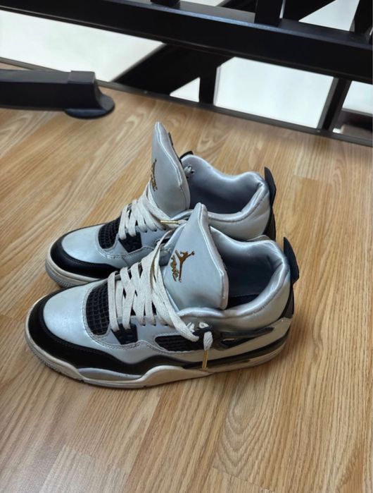 Adidasi Air Jordan