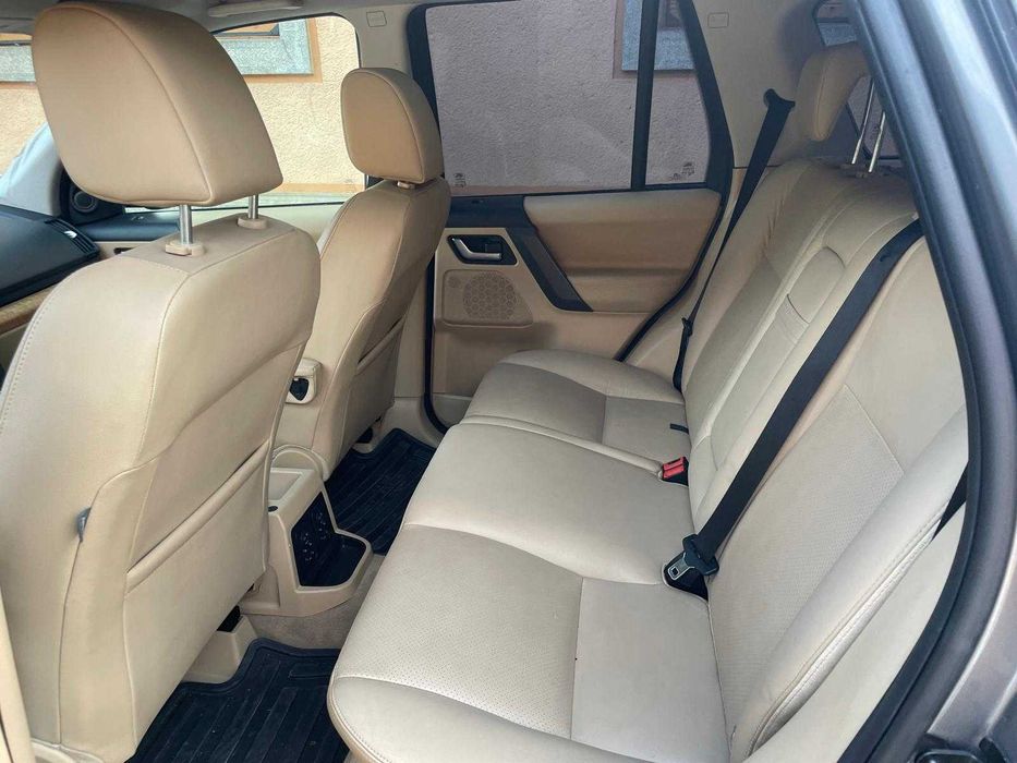 DE VANZARE:  Land Rover Freelander 2, 2.2 TD4 HSE