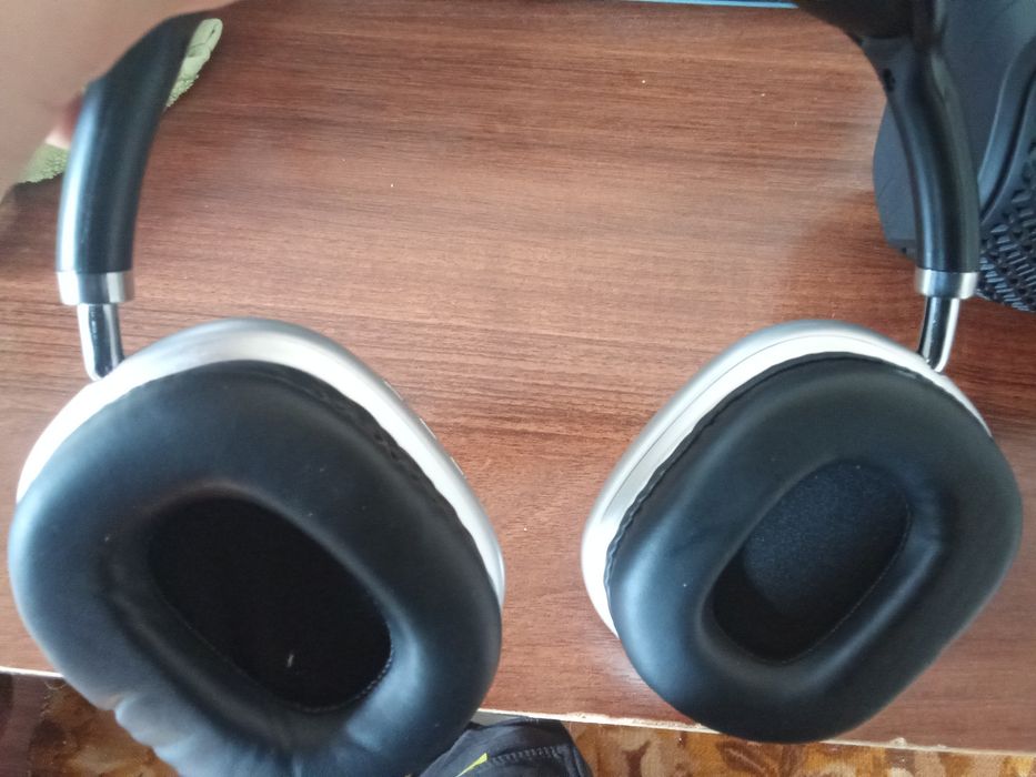 Продам наушники и колонку