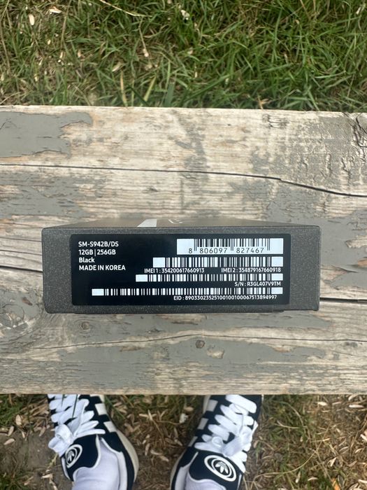 Vând sau în schimb  Samsung s26 simplu ,schimb doar cu iPhone 17 pro