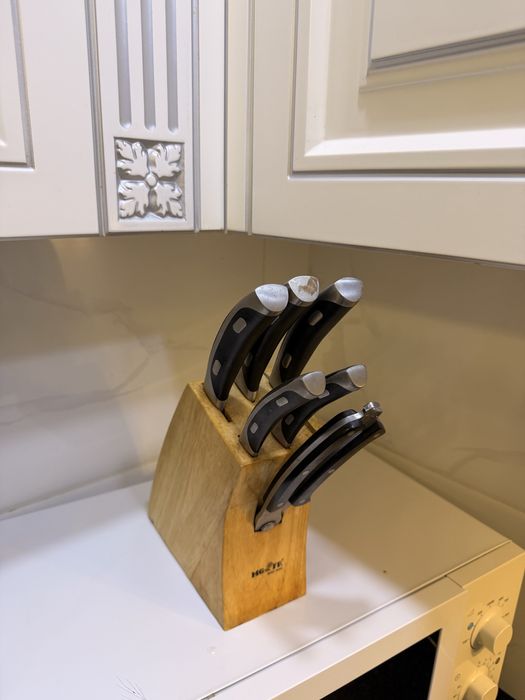 Набор кухонных ножей 7 предметов б/у 5000тг. Договорная