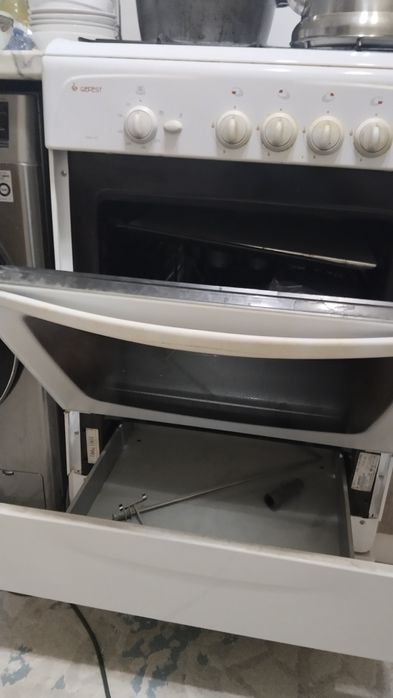 Газовая плита        .