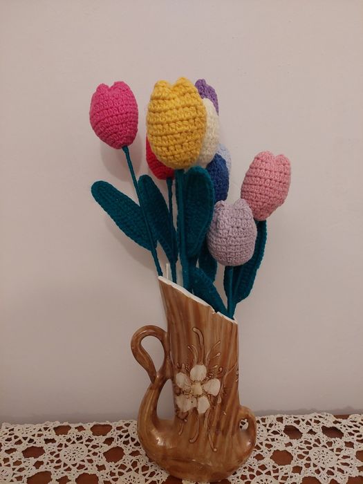 Плетени цветя- орхидеи и лалета