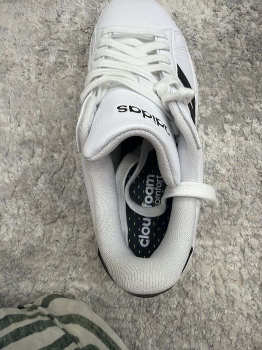 Продаю кроссовки Adidas 36 размер, оригинал!