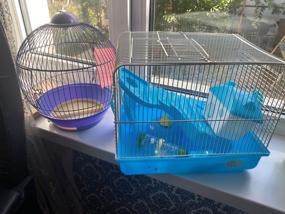 Продам клетки для хомяков.